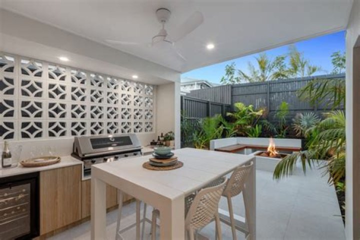 What is an outdoor alfresco