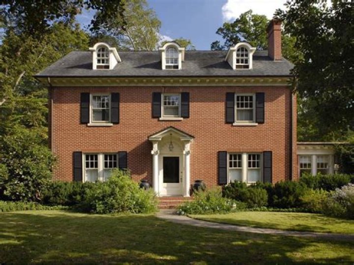 What is Federal style house