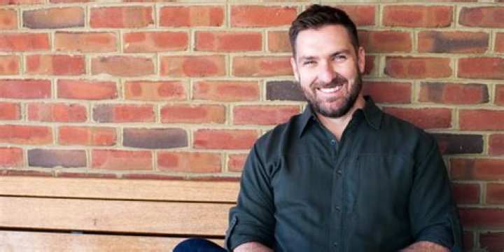 What is Mark Bowe net worth