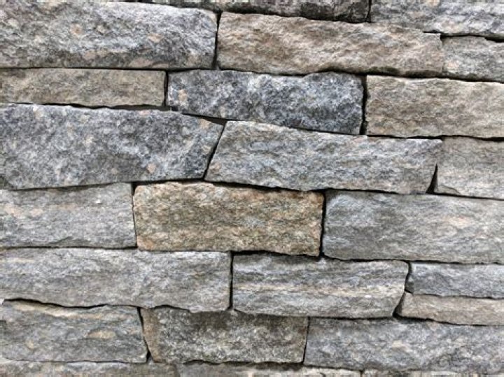 What is natural fieldstone