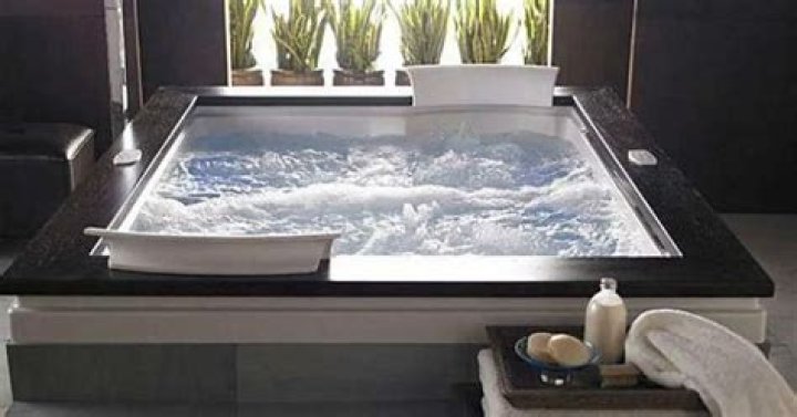 What is the largest bathtub