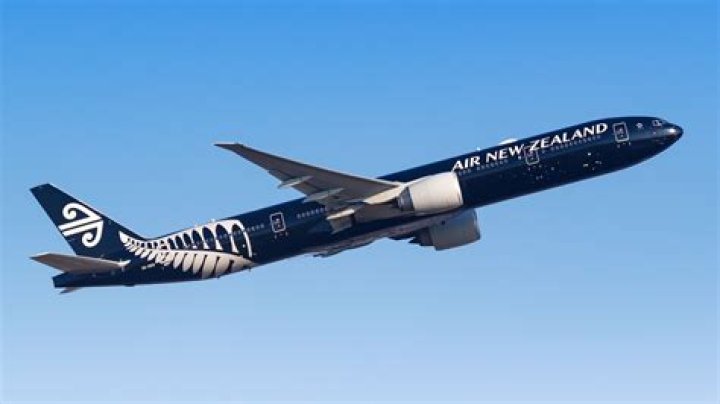 What plane does Air New Zealand fly to LA