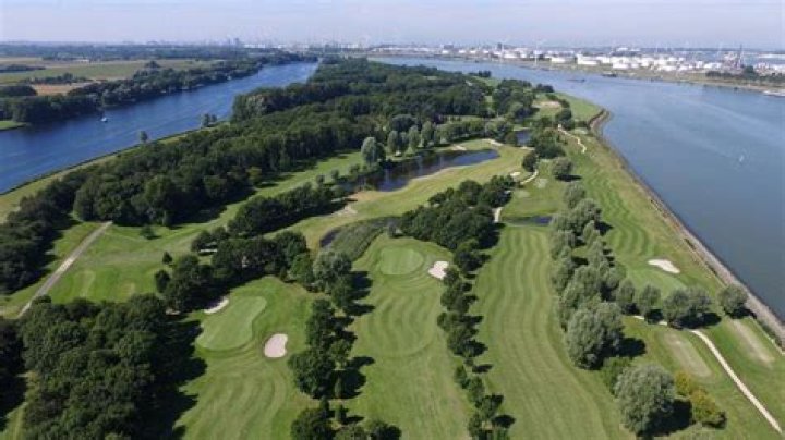 What sand is used on golf greens