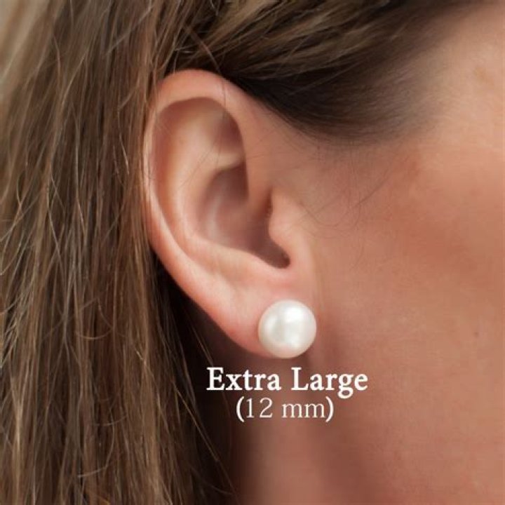 What size pearl earrings should I buy