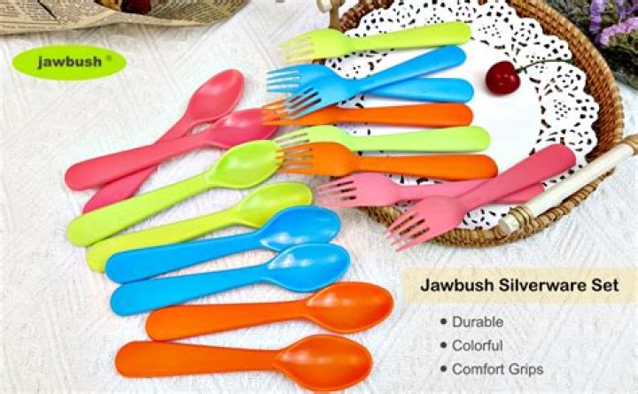 When can toddlers use forks