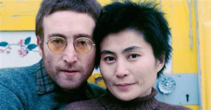 When did John and Yoko meet