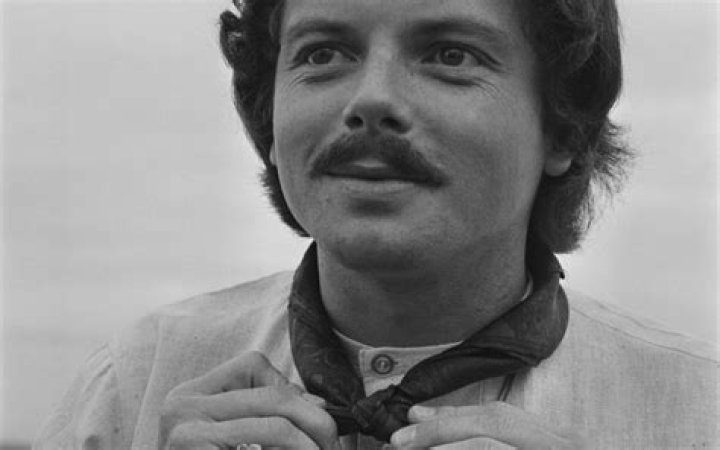When did Scott McKenzie die