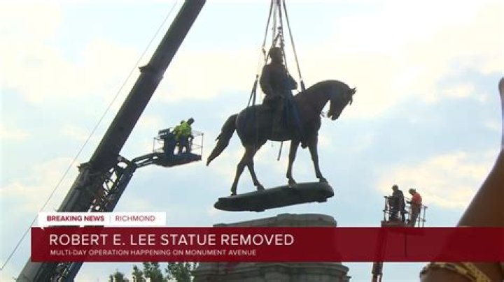 When was the Robert E Lee statue taken down
