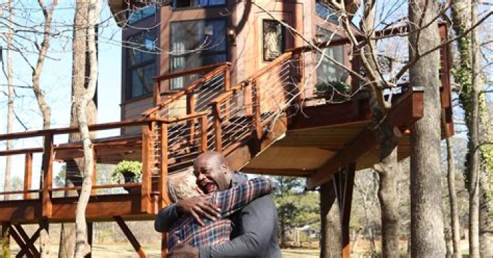 Where did Shaq build his treehouse