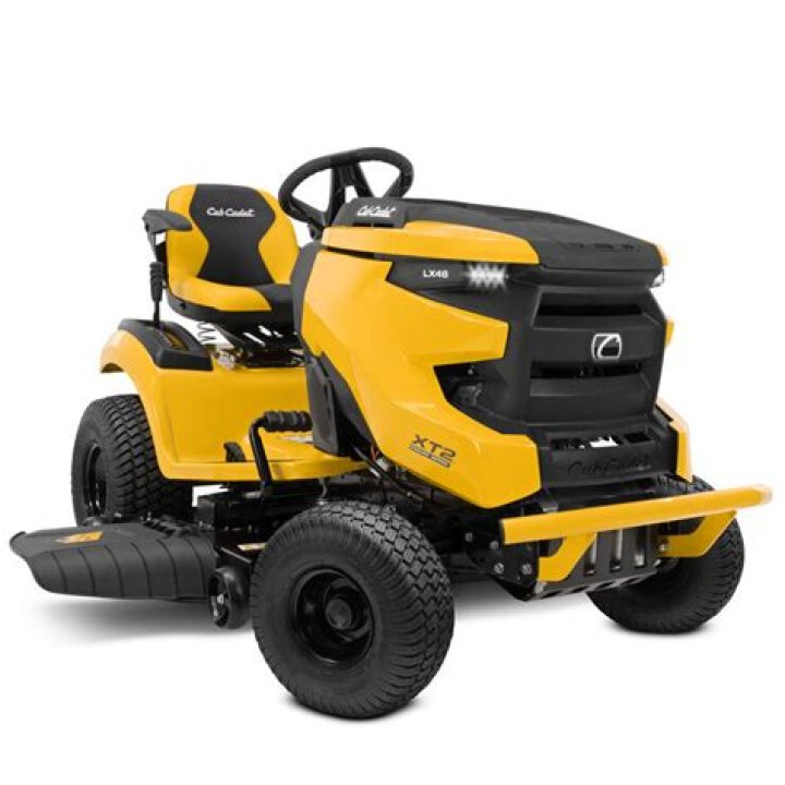 Who manufactures Cub Cadet