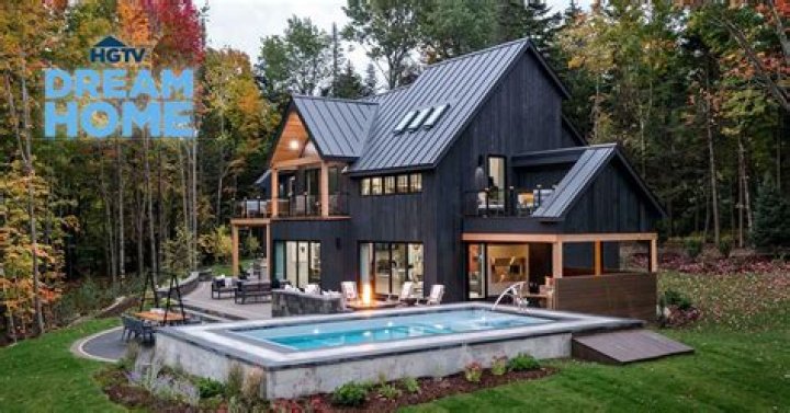 Who won the 2018 HGTV Dream Home Giveaway