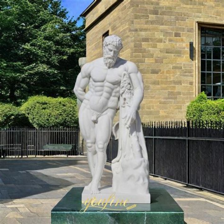 Why are divers so muscular