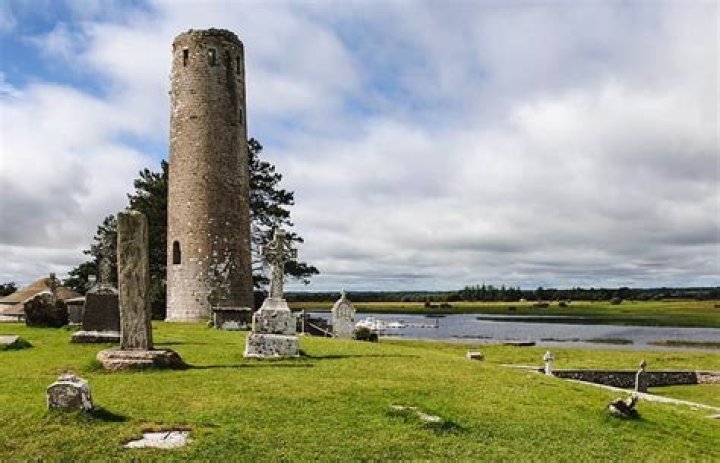 Why is Clonmacnoise famous